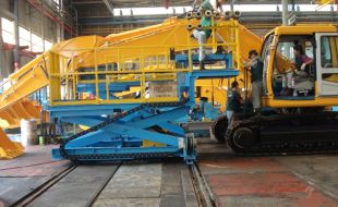 靈活小型高空作業(yè)平臺，適用于酒店照明維護