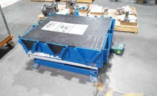 移動(dòng)剪叉式升降平臺助力機(jī)場候機(jī)樓的高效作業(yè)